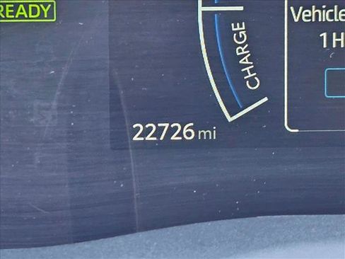 Used 2025 Toyota Camry LE image 11