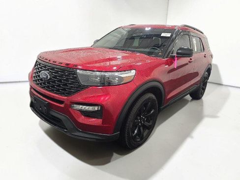 Used 2023 Ford Explorer ST-Line w/ Class IV Trailer Tow Package AWD/4WD image 3