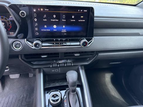 Used 2024 Chevrolet Colorado Trail Boss w/ Technology Package AWD/4WD image 22