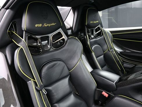 Used 2015 Porsche 918 Spyder AWD/4WD image 24