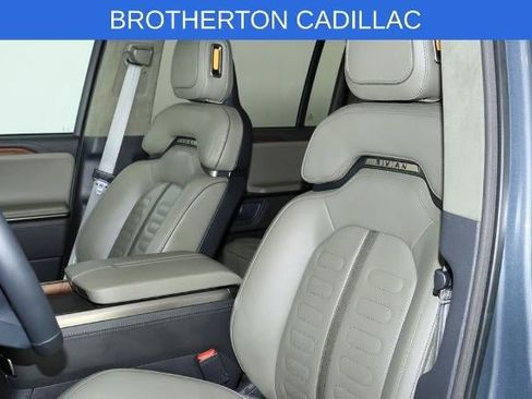 Used 2023 Rivian R1S Adventure AWD/4WD image 22