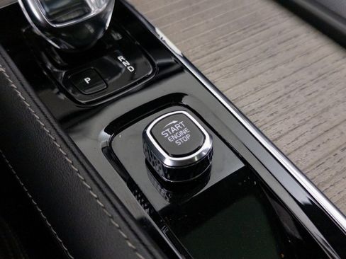 Used 2022 Volvo XC90 T8 Inscription w/ Advanced Package image 28