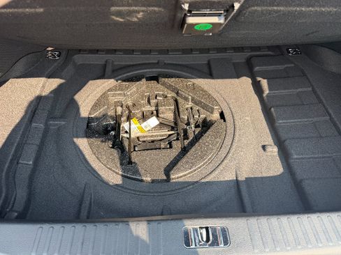 Used 2014 Hyundai Equus Signature RWD image 12