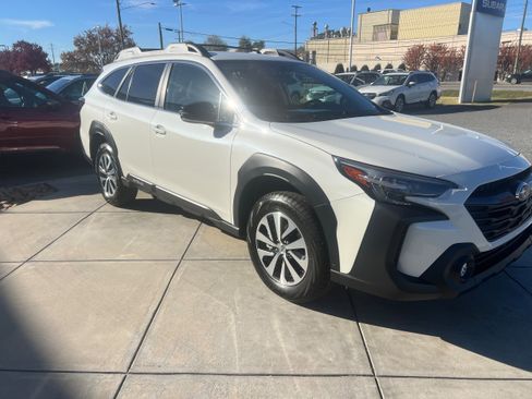 Certified 2024 Subaru Outback Premium image 7