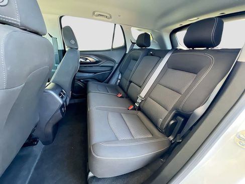 Used 2024 GMC Terrain SLE FWD image 22
