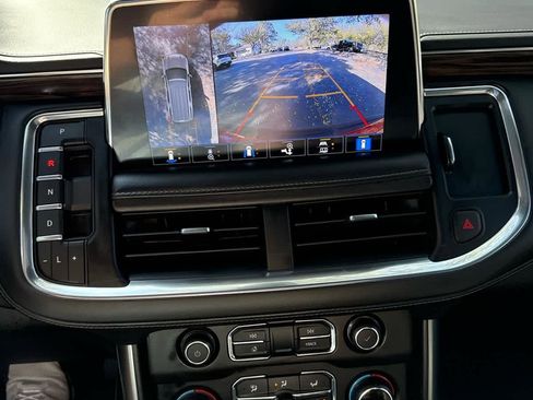 Used 2021 Chevrolet Tahoe LT w/ LT Signature Package image 26