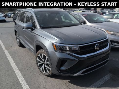 Used 2022 Volkswagen Taos SE image 3