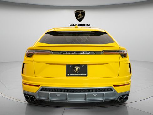 Used 2022 Lamborghini Urus AWD/4WD image 5