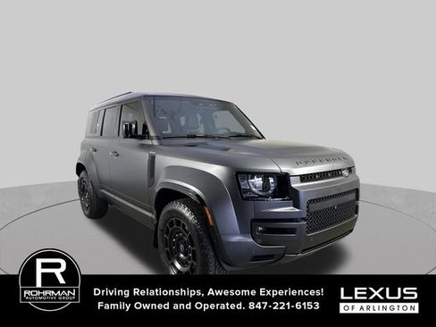 Used 2025 Land Rover Defender 110 AWD/4WD image 3