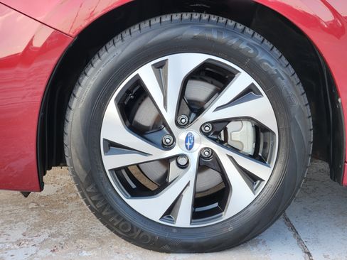 Used 2025 Subaru Legacy Premium AWD/4WD image 10