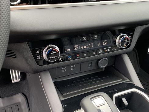 New 2025 Mitsubishi Outlander SEL image 14