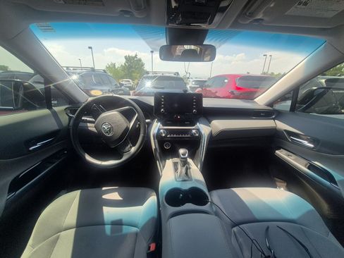 Used 2021 Toyota Venza LE w/ Carpet Mat Package (TMS) AWD/4WD image 7