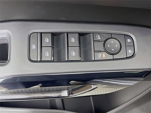 New 2026 Nissan Pathfinder SV image 17