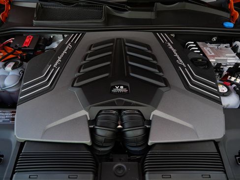 Used 2025 Lamborghini Urus SE AWD/4WD image 23