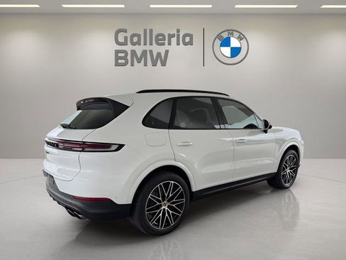 Used 2024 Porsche Cayenne image 7