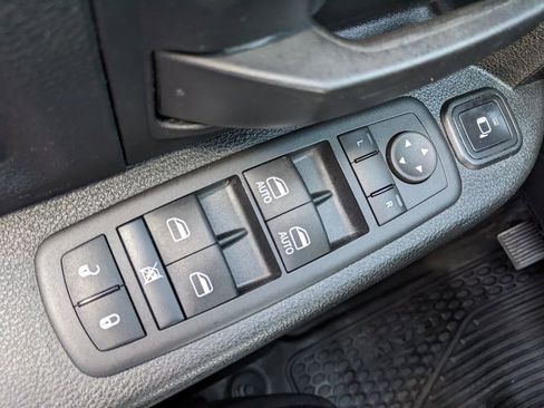Used 2024 RAM 2500 Tradesman w/ Chrome Appearance Group AWD/4WD image 48