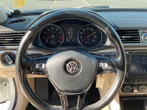 Used 2016 Volkswagen Passat 1.8T SE FWD image 14