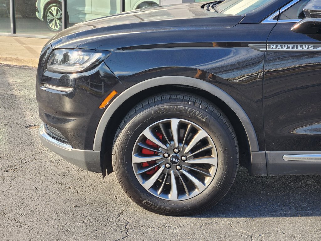 Used 2023 Lincoln Nautilus Reserve AWD/4WD image 9