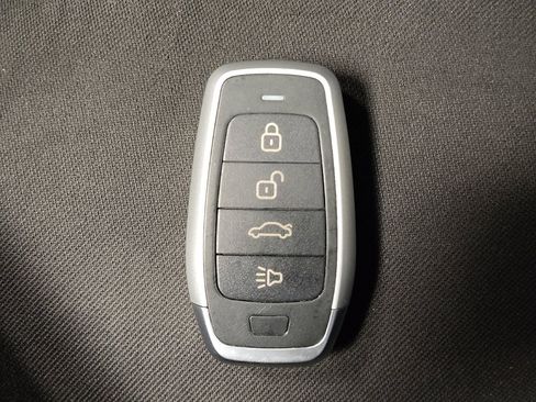 Used 2022 Chevrolet Malibu LT FWD image 32