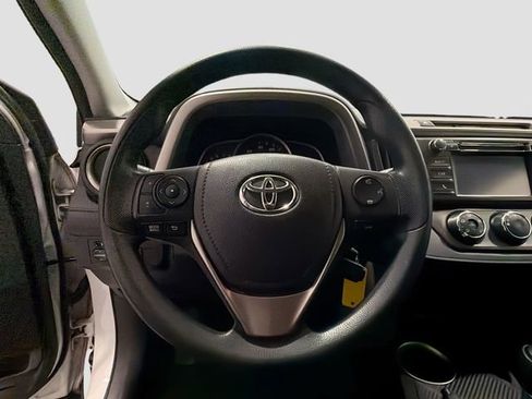 Used 2014 Toyota RAV4 LE FWD image 9