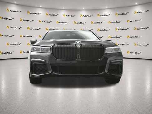 Used 2022 BMW 740i w/ M Sport Package RWD image 65