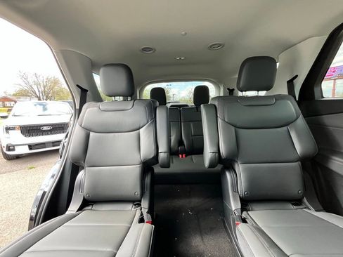 New 2026 Ford Explorer Active image 14