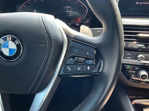 Used 2020 BMW 530i w/ Convenience Package image 19