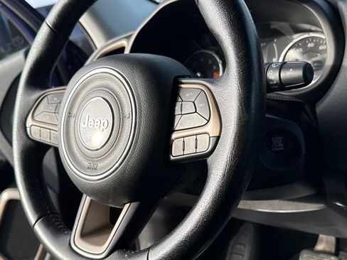 Used 2016 Jeep Renegade Latitude image 15