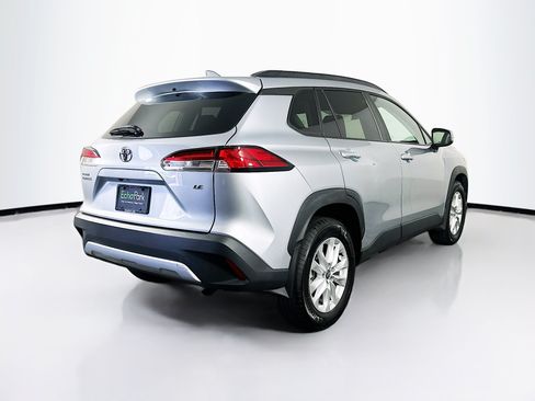 Used 2024 Toyota Corolla Cross LE FWD image 9