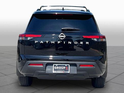 Used 2025 Nissan Pathfinder SV FWD image 5