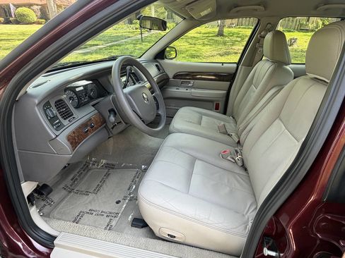 Used 2006 Mercury Grand Marquis GS RWD image 9