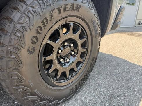 Used 2024 GMC Sierra 1500 AT4X w/ AT4X AEV Edition AWD/4WD image 10