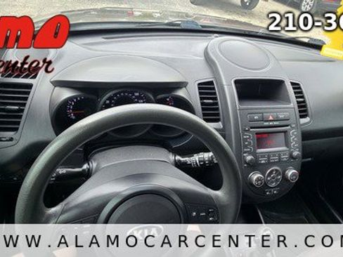 Used 2013 Kia Soul FWD image 37