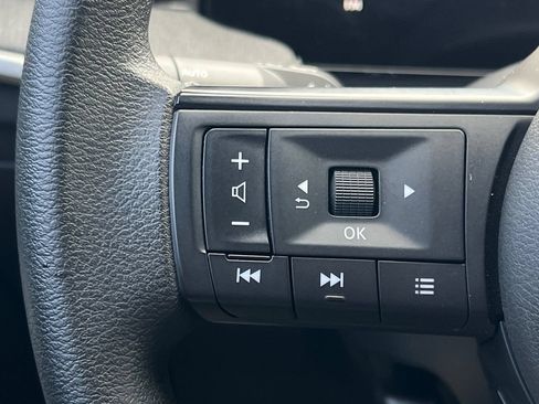 Used 2025 Nissan Kicks SV FWD image 26