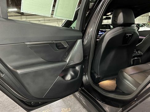 Used 2025 BMW i5 eDrive40i RWD image 18