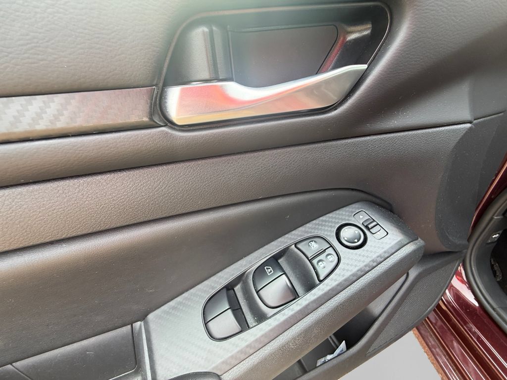 Used 2025 Nissan Altima 2.5 SV FWD image 20