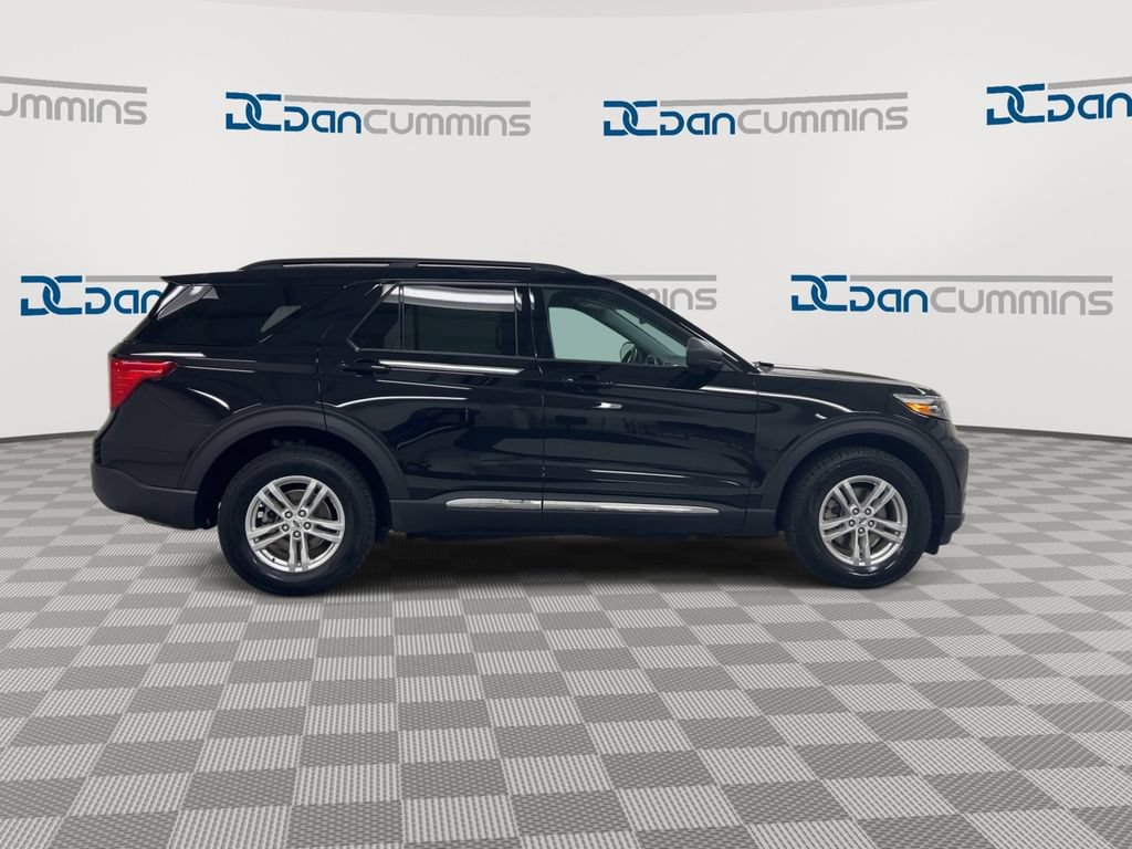 Used 2023 Ford Explorer XLT AWD/4WD image 9