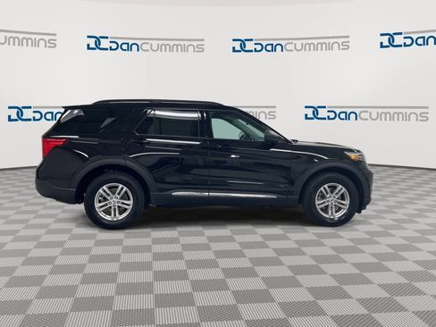 Used 2023 Ford Explorer XLT AWD/4WD image 9