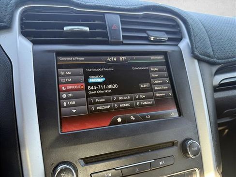 Used 2016 Ford Fusion SE image 19