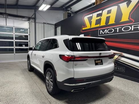 Used 2025 Buick Enclave Preferred AWD/4WD image 13