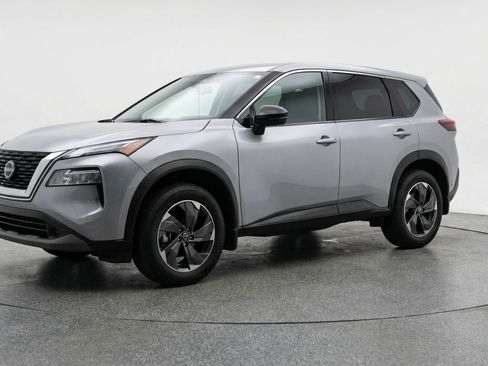 Used 2025 Nissan Rogue SV AWD/4WD image 3