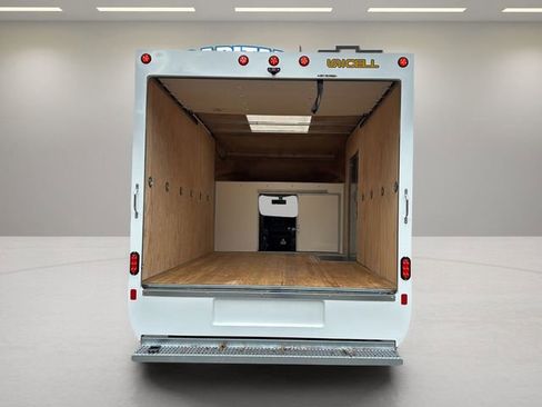 New 2025 Chevrolet Express 3500 w/ Power Convenience Package image 15