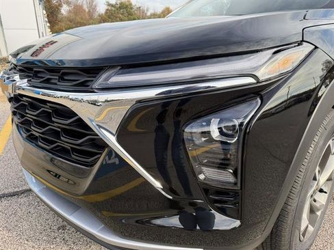 New 2026 Chevrolet Trax LT w/ Driver Confidence Package image 29