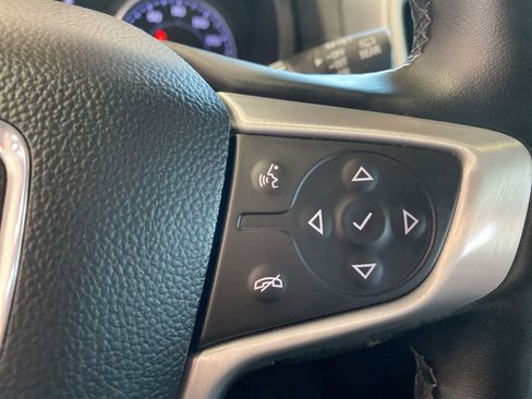 Used 2024 GMC Terrain SLT image 21