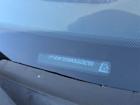 Used 2019 Ford F150 XLT w/ Equipment Group 302A Luxury image 5