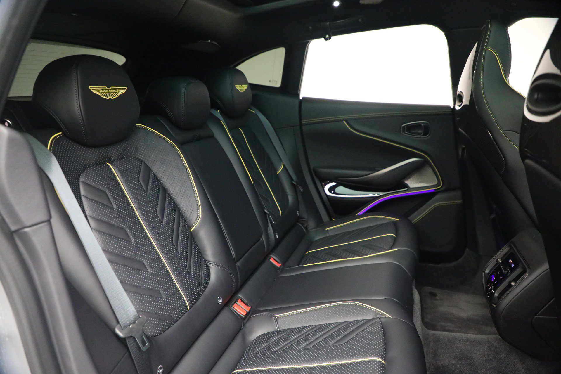 Used 2026 Aston Martin DBX S AWD/4WD image 25