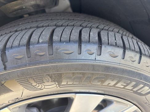 Used 2024 Chevrolet Equinox Premier FWD image 13