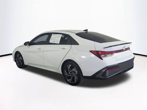 Used 2025 Hyundai Elantra Sport FWD image 7