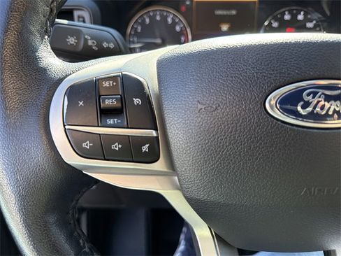 Used 2022 Ford Explorer XLT image 21