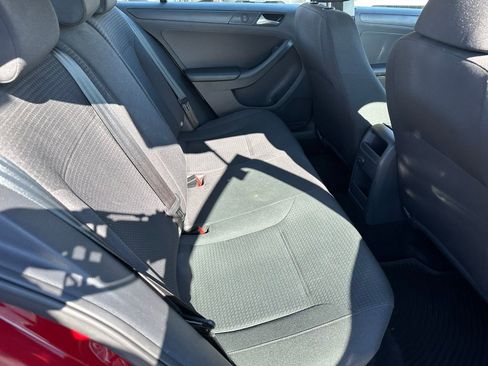 Used 2016 Volkswagen Jetta S image 24